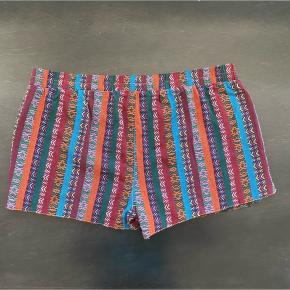Fire Los Angeles Shorts Juniors Sz 13 Aztec Pattern - Picture 2 of 7